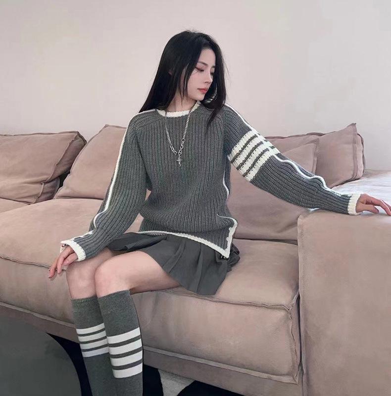 Unisex Chunky Knit Pullover: Four-Bar White-Edged Round Neck Sweater for Autumn & Winter