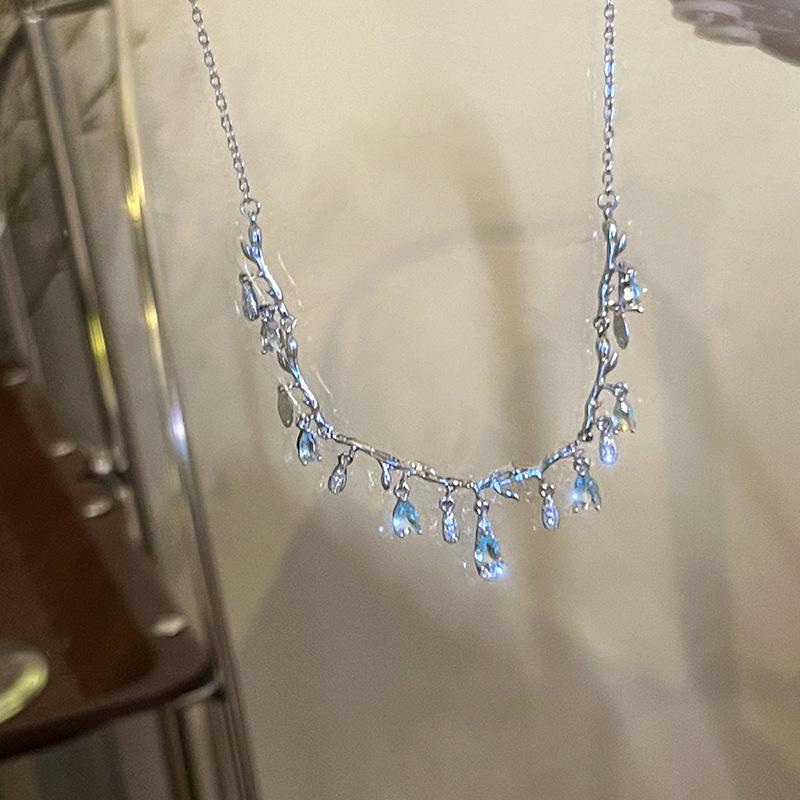 European and American Ins Cold Wind Artificial Opal Necklace Casual Sweet and Cool Personality Sweater Chain Collarbone Chain Necklace Decowomen