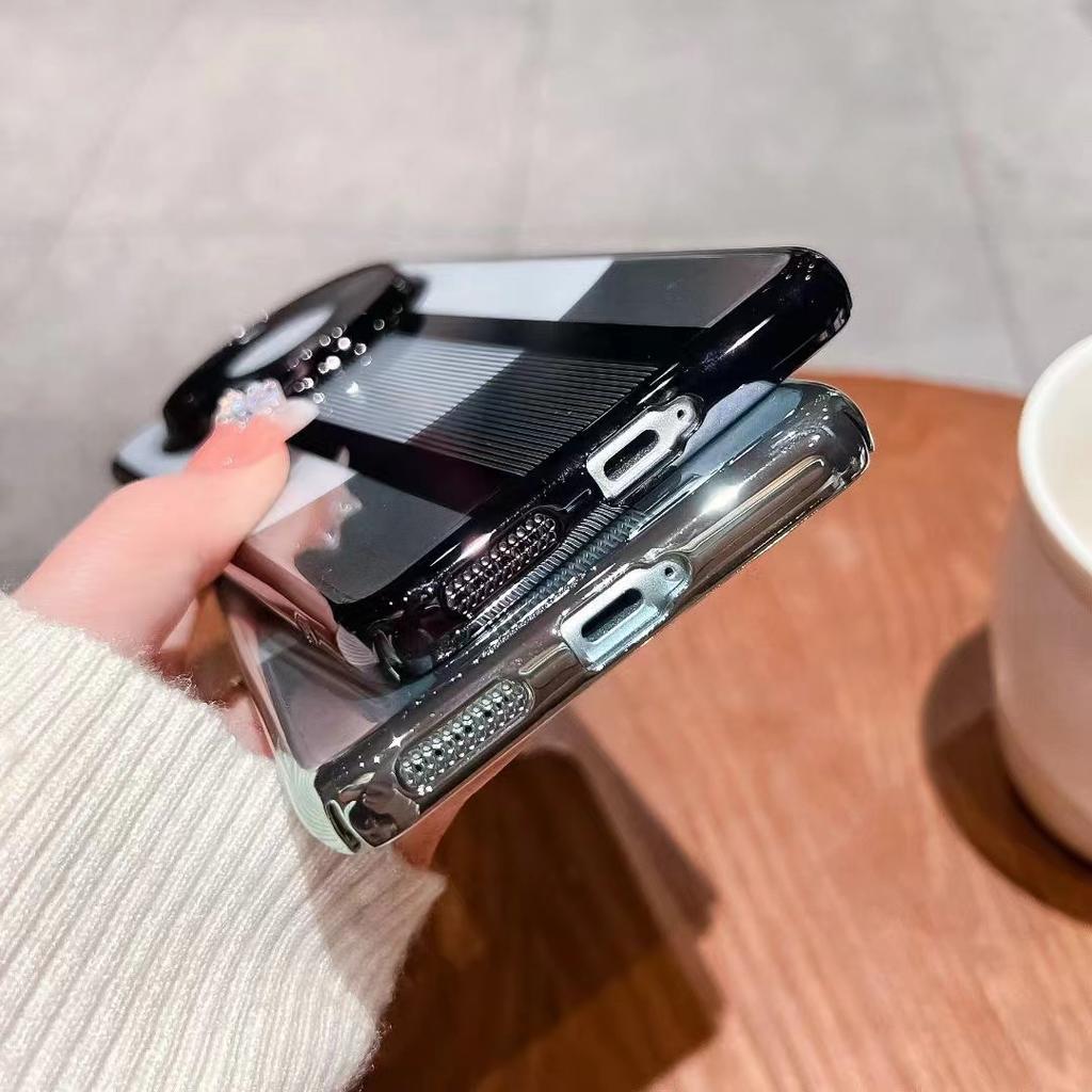 The Electroplated Transparent Phone Case for Huawei Mate60pro Instantly Transforms Into A Shockproof Protective Case for Porsche Mate50 40