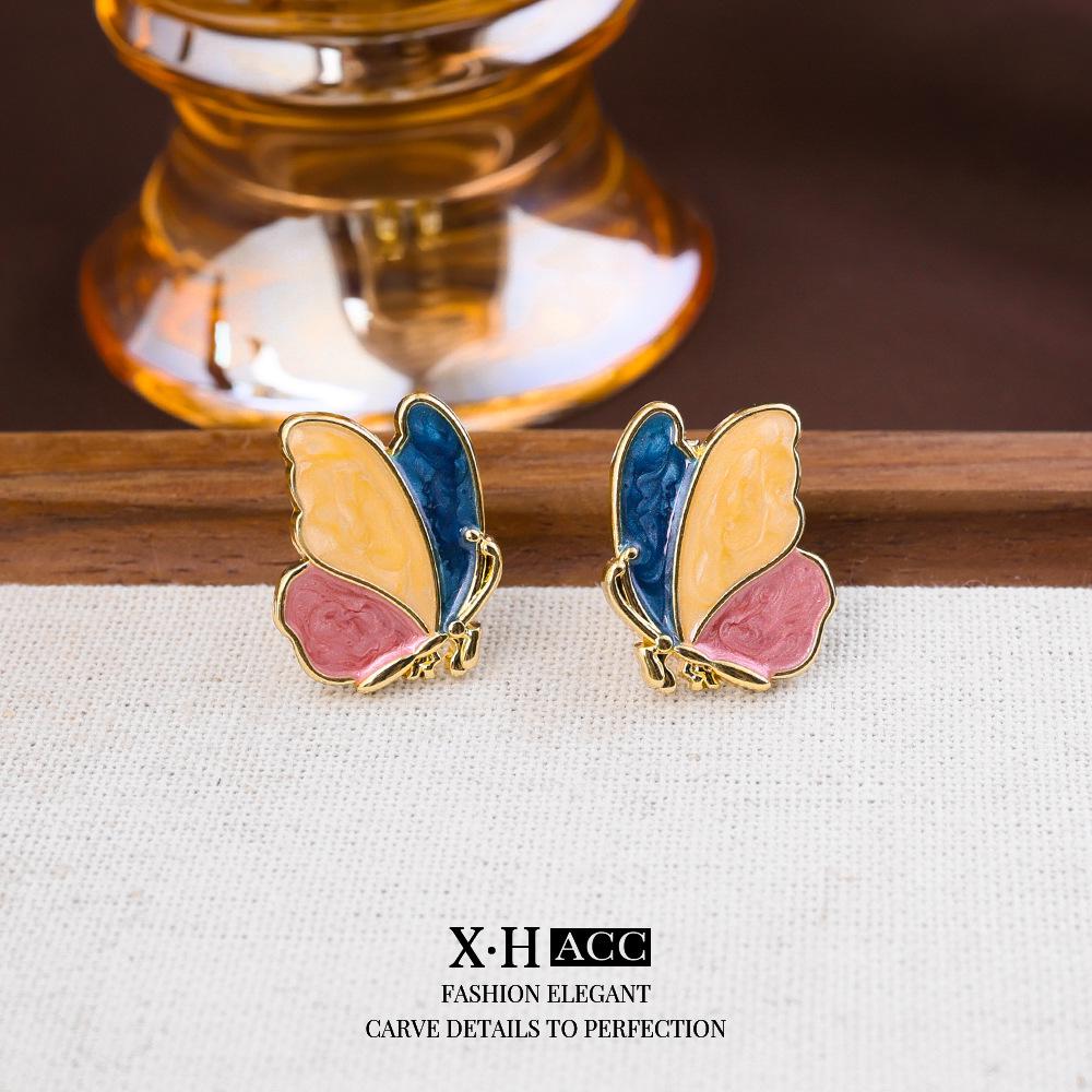 Clips de Oreja Triángulo Francés de Alta Gama Sin Perforación - Pendientes Simples, Elegantes, de Estilo Lujoso para Mujer