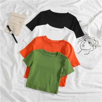 Crop Top Monocolore da Donna - Vestibilità Aderente, Maniche Corte, Vita Alta, Design Trendy.