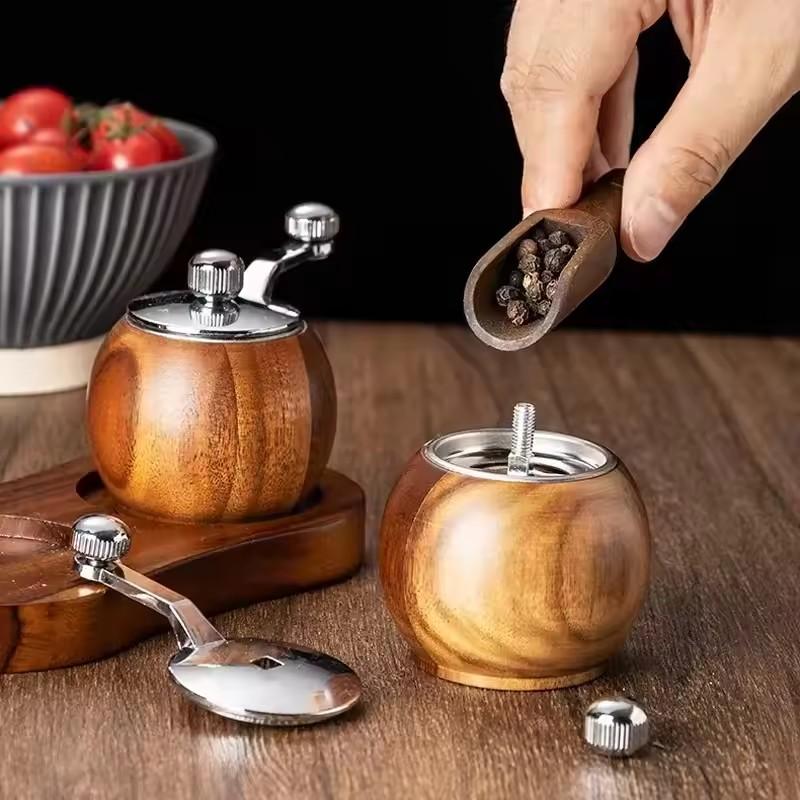 Wood Salt Pepper Mill Hand Operated Mini Ceramic Core Grinder Pepper And Salt Shakers Multipurpose Grinder BBQ Kitchen Tools