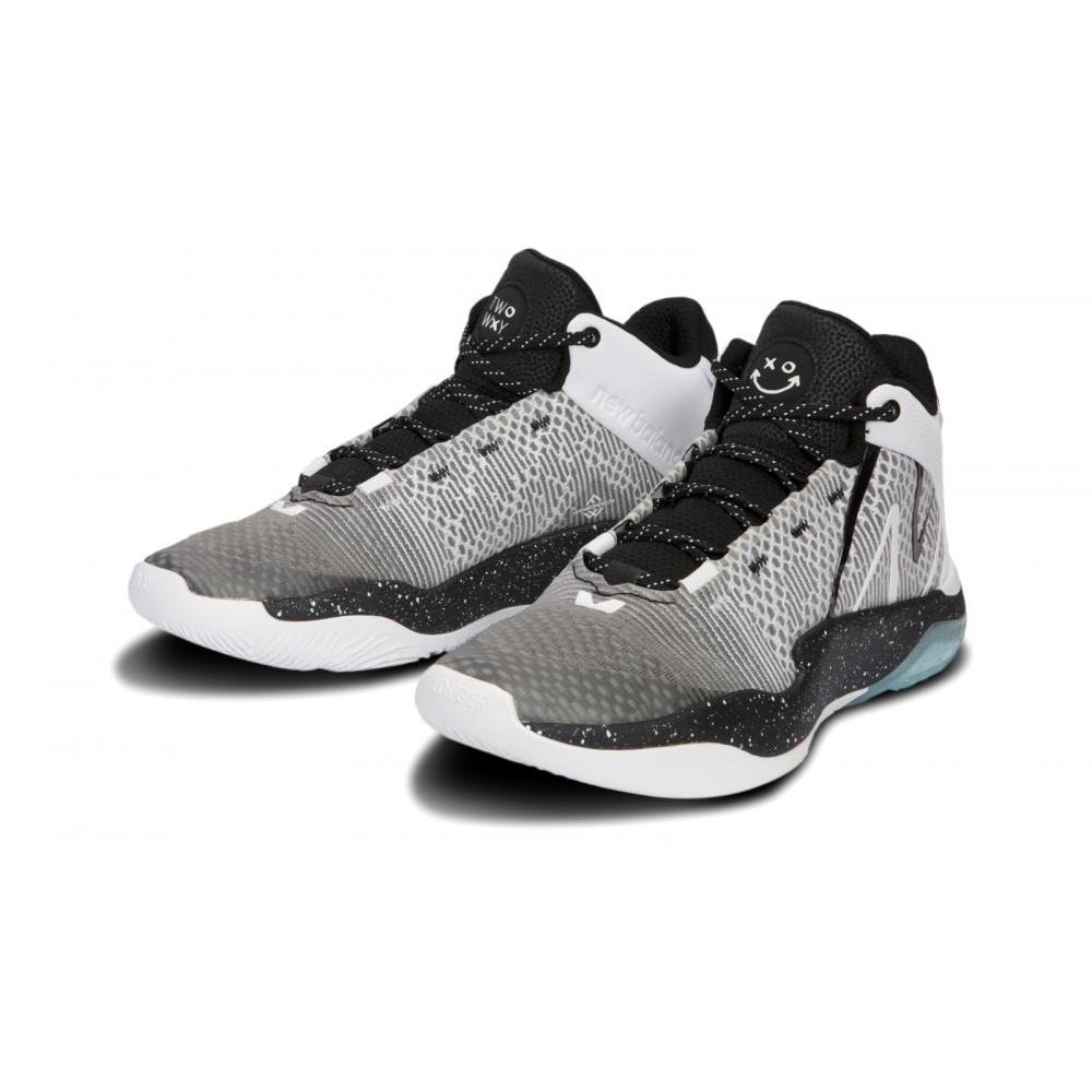 

New Balance Fuelcell Two Wxy V2 Bw2 Черный Белый bb2wyBw2 26.0cm/D (slightly thin)
