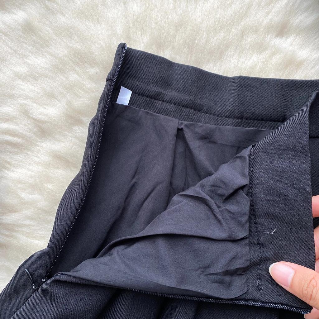 Francouzský elegantní kancelářský dvoudílný set Dámské knoflíky Vintage topy Plisovaná minisukně Dámská móda Patchwork Design Neformální sady 2024 Novinka