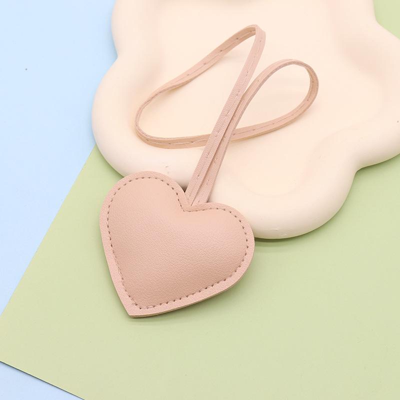 Кожаный брелок-браслет в форме сердца One Size