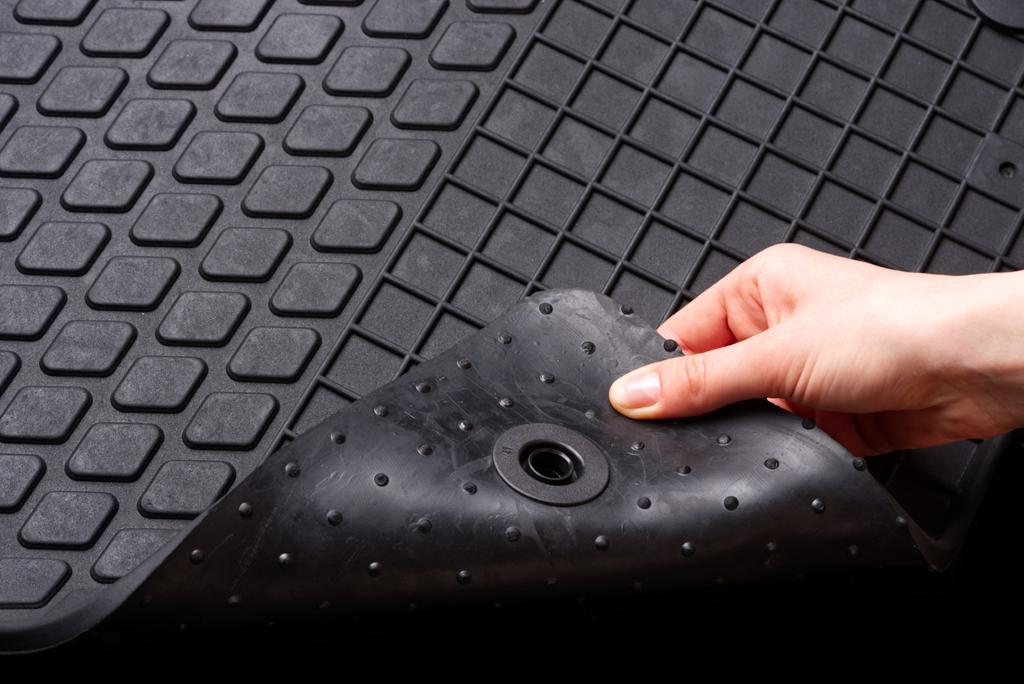 Dywaniki Motohobby 150103 + OSŁONA 200000/1 - Opel Astra III H 2004-2014 STOP. OP przód - ZAMONTOWANE