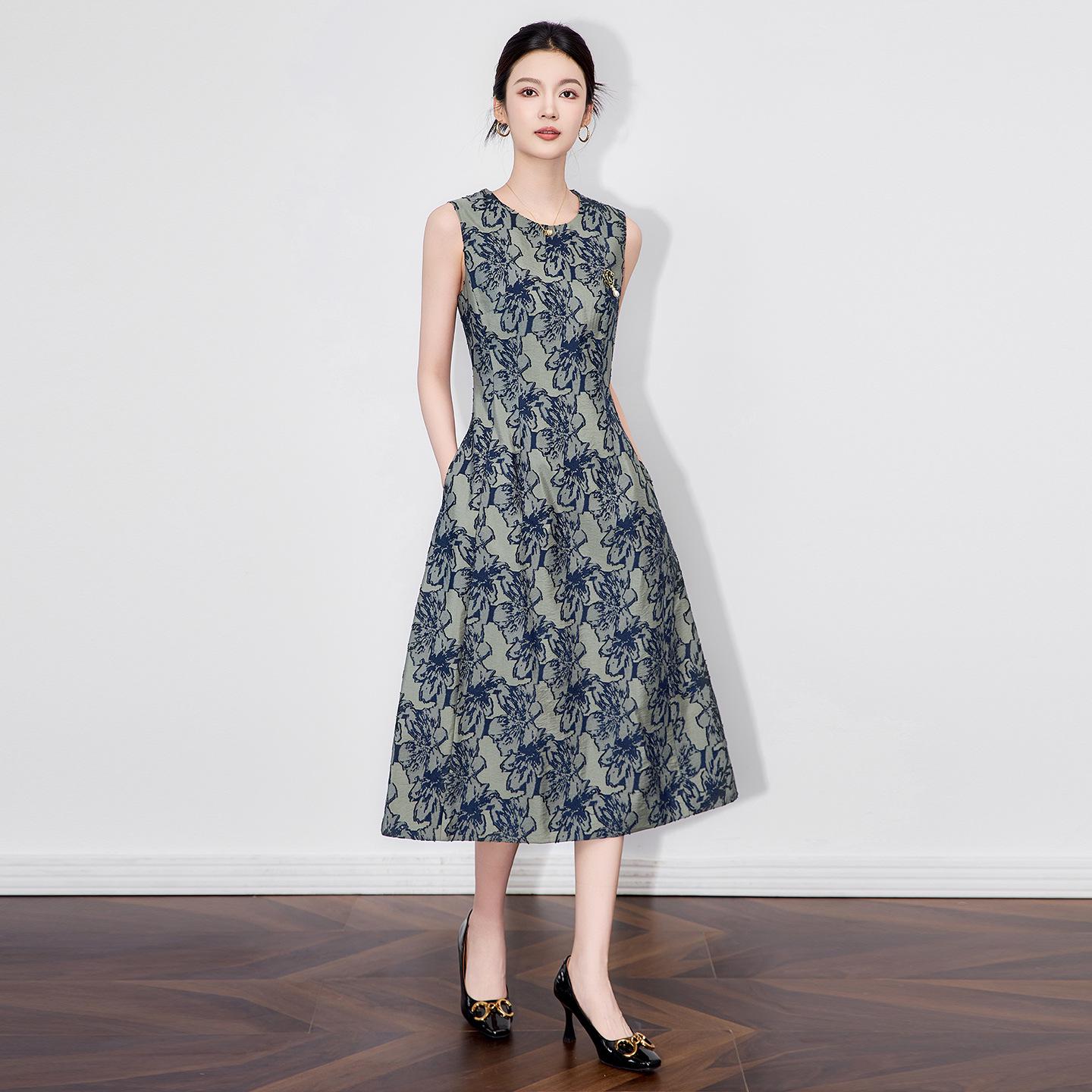 

Потрясающий дебют: Элегантное приталенное платье-свинг без рукавов XXL зелёный