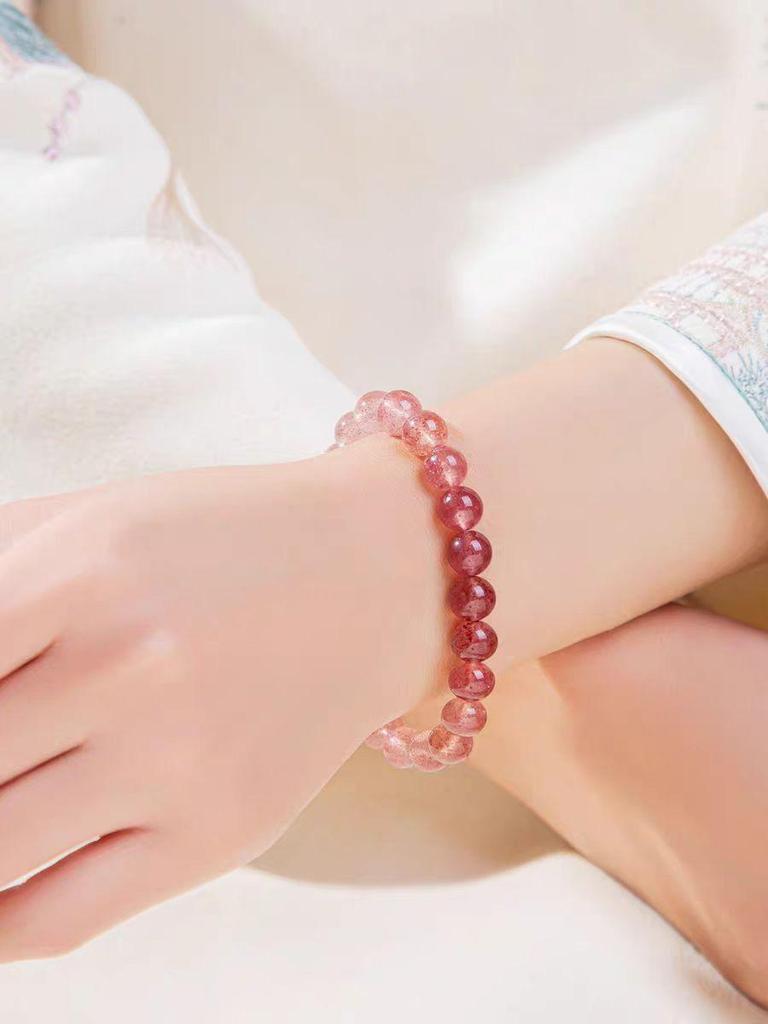 Natural Gradient Strawberry Crystal Bracelet Fresh and Sweet Light Luxury Bracelet Exquisite Gift