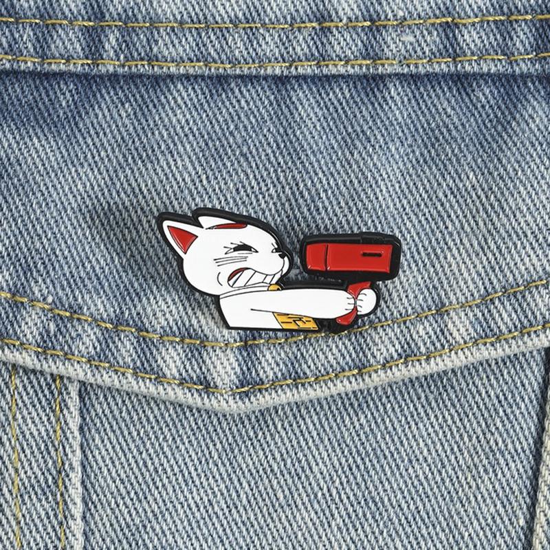 Edgy Lucky Cat Enamel Pin Mischievous Maneki-neko Cartoon Brooch Japanese Inspired Lapel Badge for Backpacks Gift For Cat Lovers