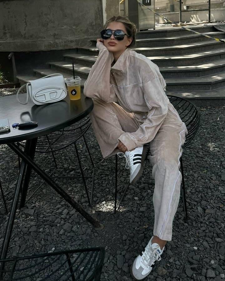 Casual European and American Women's Fashion Striped Suit Long-sleeved Zipper Lapel Cardigan Elastic Wide-leg Pants Two-piece Set