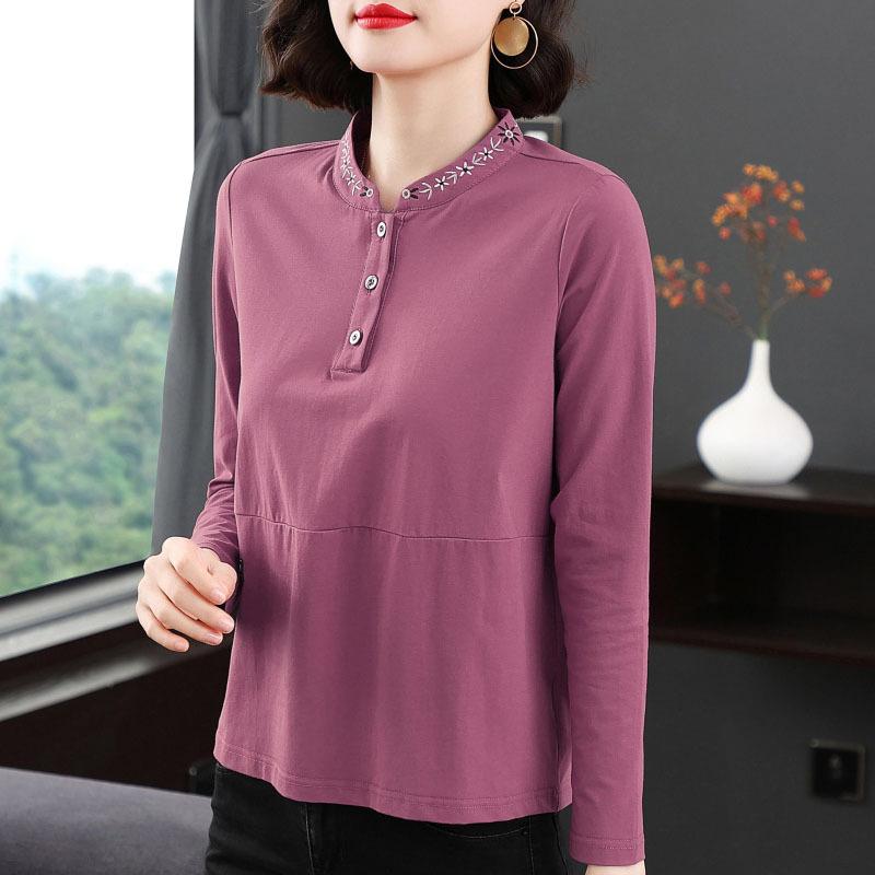 Nueva camiseta de manga larga para mujer con cuello versátil, bordada, temperamento de madre de mediana edad, top de moda, camisa básica