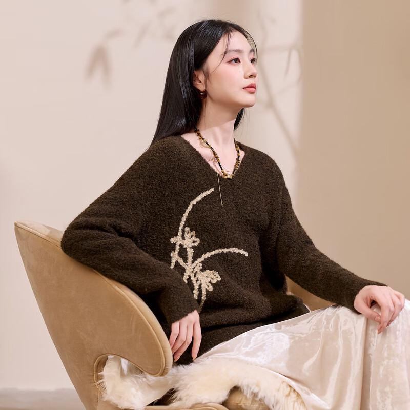 Sancai Amber Frost New Chinese Style Embroidered V-Neck Knit Sweater