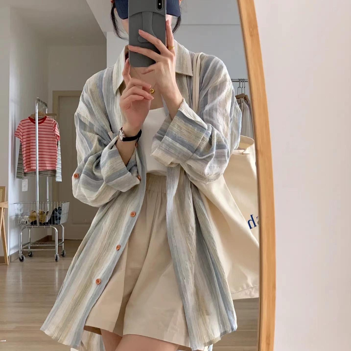 Women s Striped Hong Kong Style Long Sleeve Shirt - Sun Protection, Retro Thin Jacket for Spring/Summer Medium