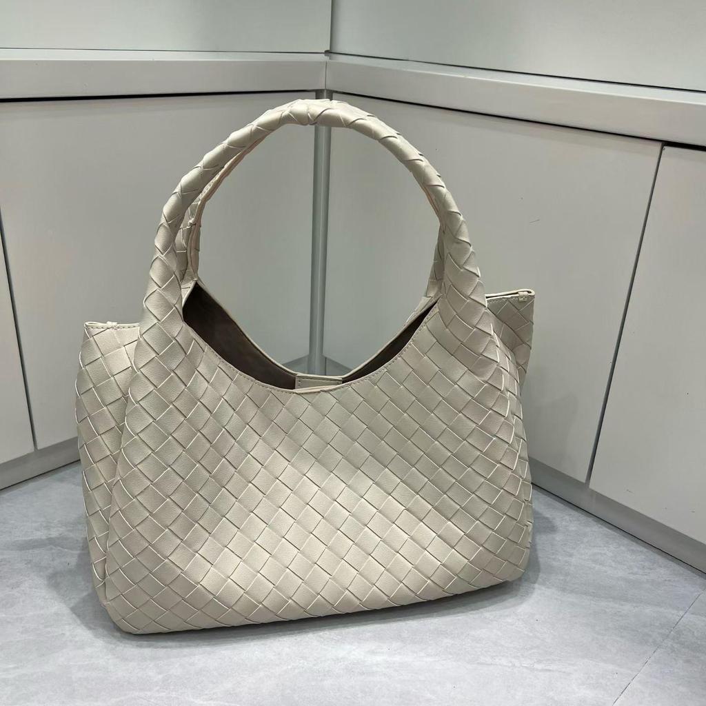 Retro Woven Genuine Leather Shoulder Bag for Women - Large Capacity and Versatile Summer Style