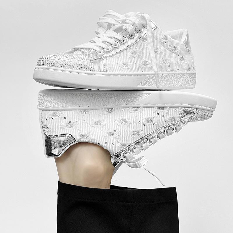 Brand Men Fashion Casual Rivet Board Shoes New Breathable Comfortable Sneakers for Men Flats Vulcanized Shoes Zapatillas Hombre