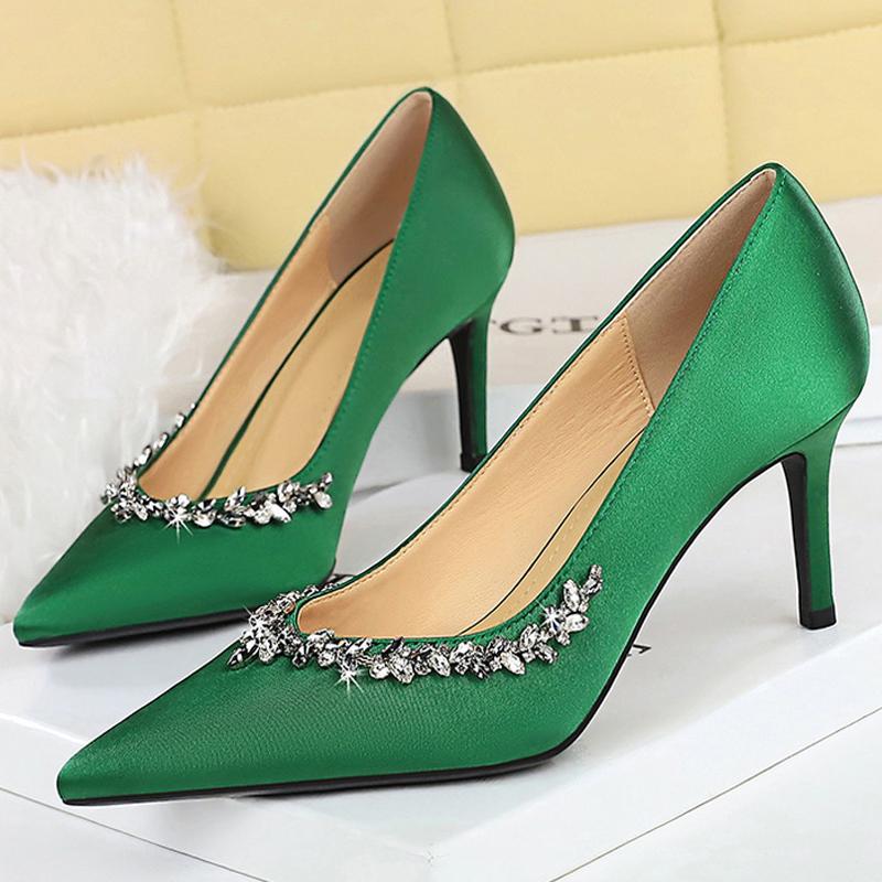 Fashion 2025 NEW silks satins Women Pumps Rhinestone design High Heels Stilettos 10 cm and 7 cm Luxury banquet shoes Sexy party shoes