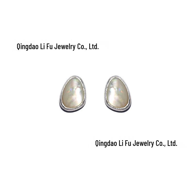 

Французское колье из стерлингового серебра 925 пробы в форме капли с натуральным камнем из белой раковины