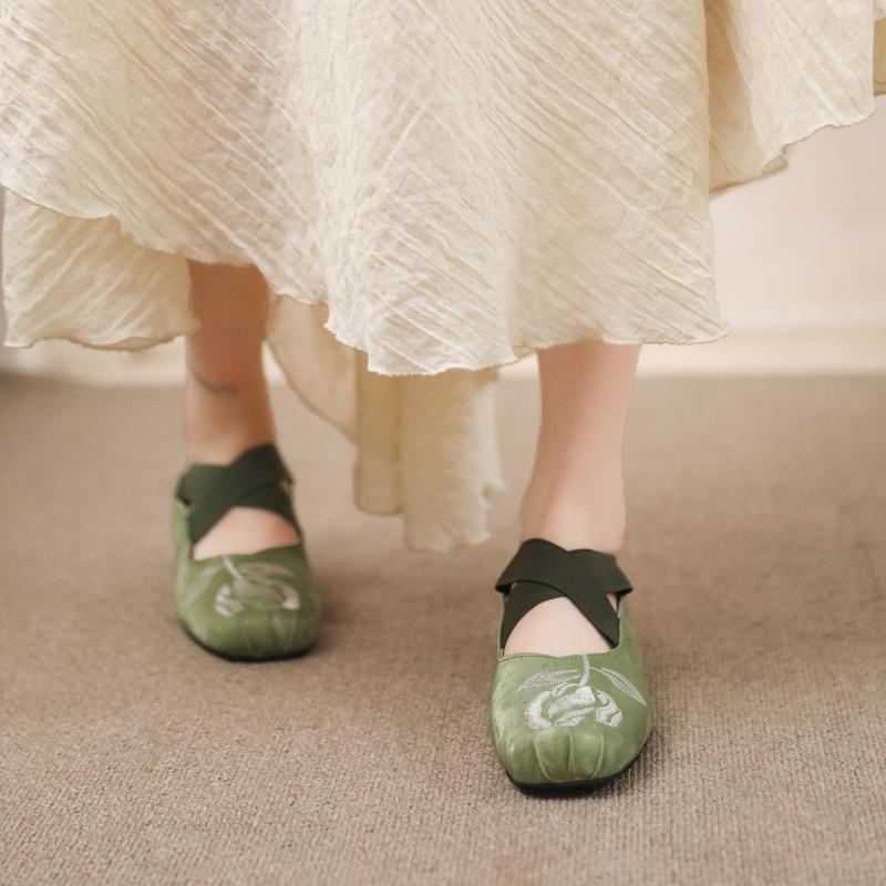 Buty Mary Jane Damskie 2026 Nowe Wiosenne Retro Kwadratowy Nosek Styl Baleriny Pojedyncze Buty Elegancki Temperament Zewnętrzne Wsuwane Pantofle