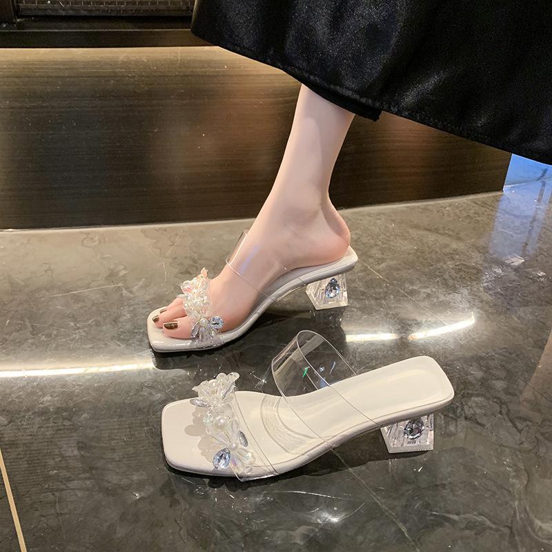 One-word drag women's new crystal flower thick heel cool slippers, wearing rhinestone square head half slippers