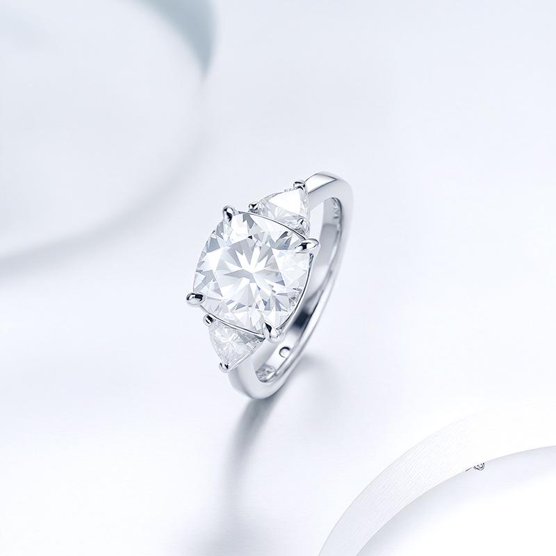 Elegant Moissanite Women's Ring - Classic 5 Carat Sterling Silver S925, High-End Design