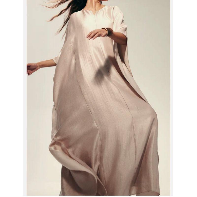 

Внешняя торговля H Домашнее Маленькое V-образное декольте Тяжелая промышленность Яркий шелк Высокое качество Рукав «летучая мышь» Стройнящее Свободное Платье цвета крафт-тан Большого размера Deep card L