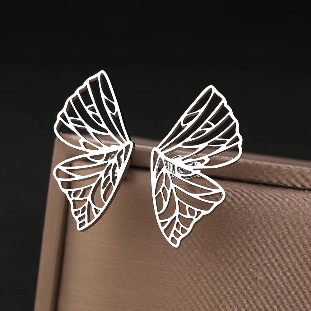 Hallowout Butterfly Earrings Stud Left Right SIde Gold Insect Girs Fashion Post Earrings Lovely Women Fashion Jewelry