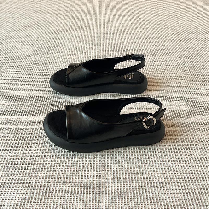Simple and comfortable flat-soled soft-soled sandals for women's summer new retro British versatile open-toed sandals are not tired to wear