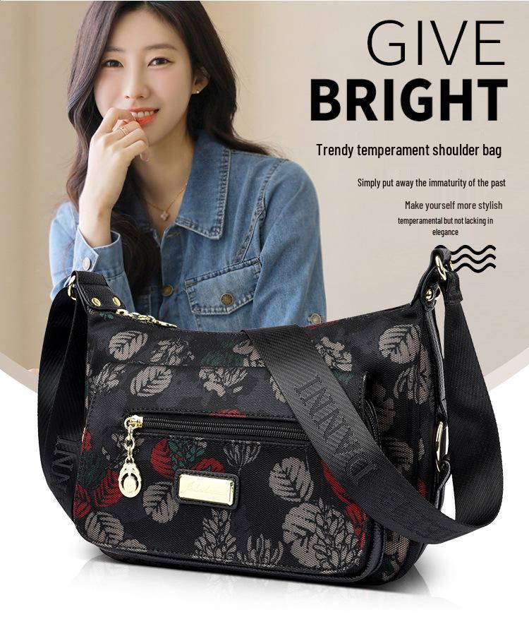 471 fiyatlarından başlayan Women's Versatile Printed Crossbody Bag