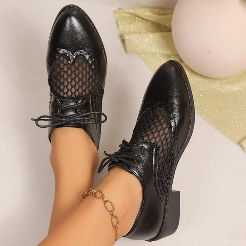 2025 Lace Low Heel Pointy Lace-up Deep Mouth Single Shoes British Retro Handsome Large Size Women's Shoes