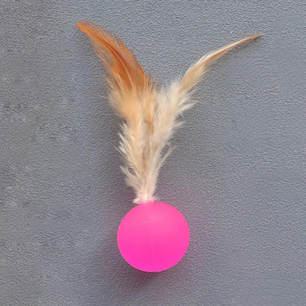 2 st slumpmässig färg Rolig Katt Elastisk Boll Leksak Interaktiva Bollar Husdjursartiklar Fjäder Fotbollsleksaker Hund Leksaker Kattunge