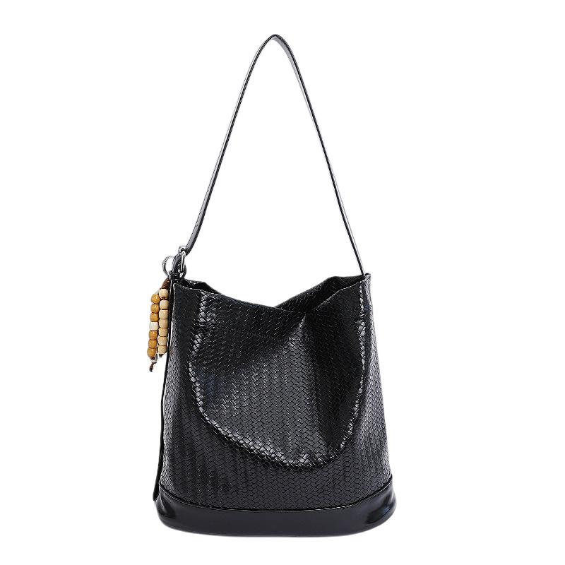 Commuter retro large-capacity bag women's 2025 new casual versatile shoulder bag premium messenger bucket bag