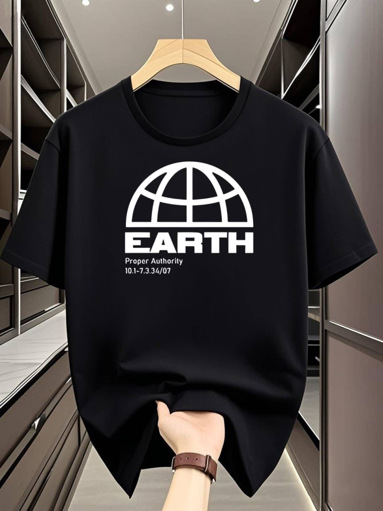 Quick-Dry  Earth  Graphic T-shirt - Casual S