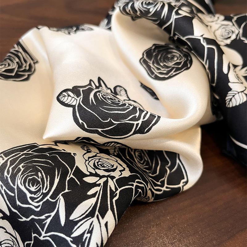 Spring Hot Simple Design Silk Scarf Women's Versatile Temperament Rose Mulberry Silk Scarf Fashion Small Square Scarf