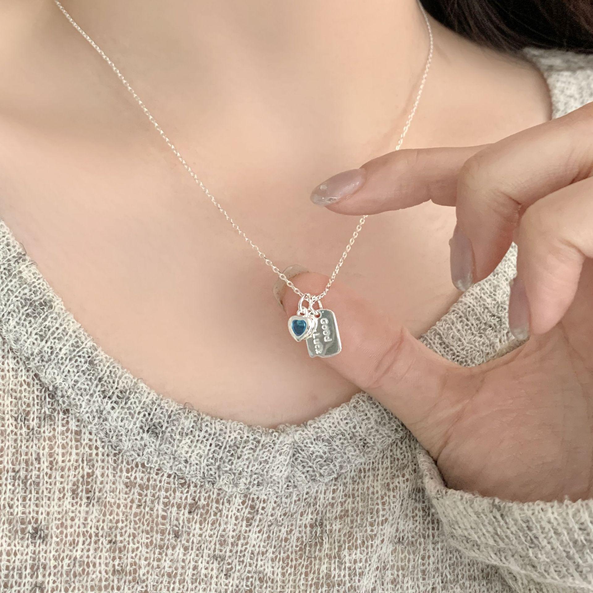 Elegant Blue Heart Pendant Necklace - High-End Niche Design, Light Luxury Choker for Women xl2219