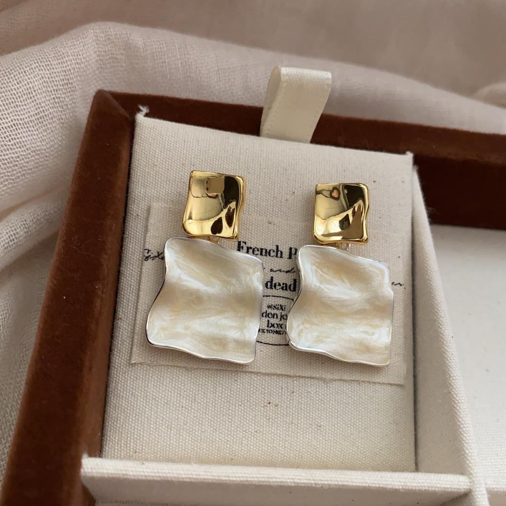 Simple Geometric Cold Wind Stud Earrings Unique Earrings Niche Design Sense High Sense Fresh Earrings