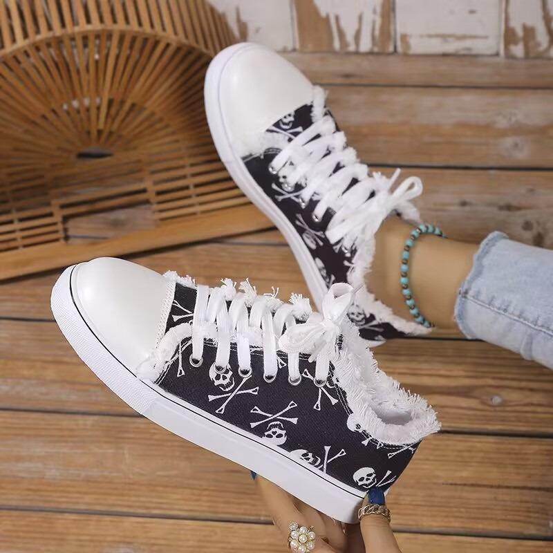 Large Size Flat Bottom Graffiti Canvas Shoes Women 2025 New Ethnic Style Lazy Canvas Shoes Lightweight Board Shoes