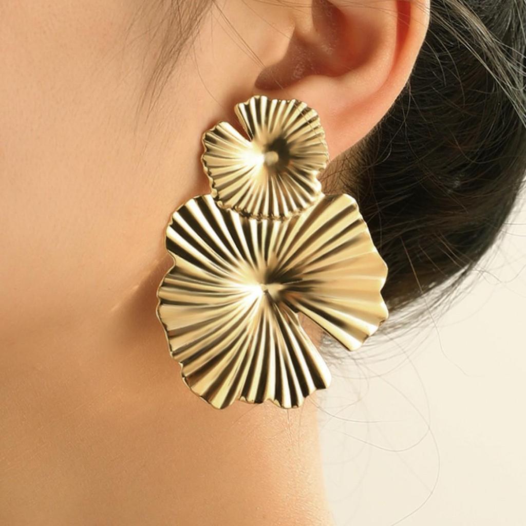 Gold-Tone Geometric Twist Earrings: Fashionable and Versatile Multi-Layer Braided Earrings for Women.