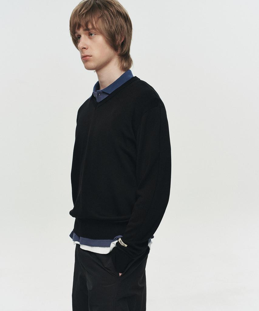 Hoite Niel Cotton V-Neck Knit (Black)