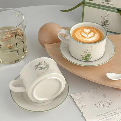 380ml Retro Hrníček z keramiky v evropském stylu Květinový vzor Šálek na kávu a podšálek Exkluzivní šálek na Latte Odpolední čaj Dezertní talířek