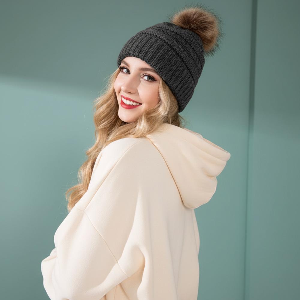 European and American hot-selling adult winter plush wool hat hairball warm knitted hat thickened hat