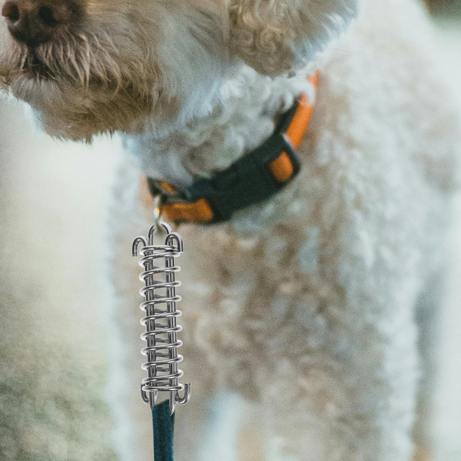 

Dog Leash Shock Absorbing Spring Heavy Duty Leash Tension Spring Suitable for Large Dogs Outdoor Training Walking 9.5X3.1X2.2CM