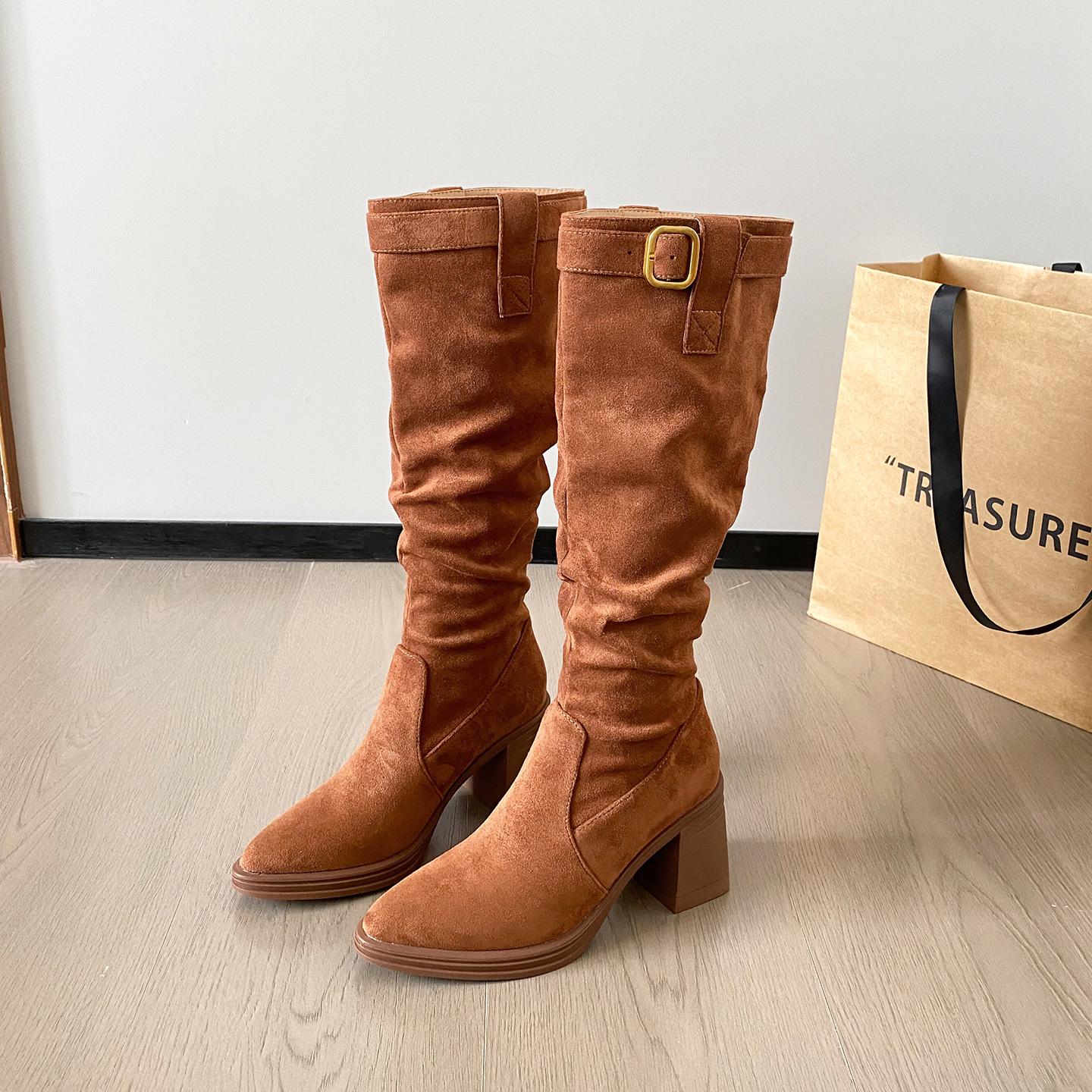 

Детские замшевые сапоги в британском стиле, новинка осени и зимы 2025 года, на толстой подошве и толстом каблуке, с высоким голенищем и острым носком, с ремешком и пряжкой 38 коричневый