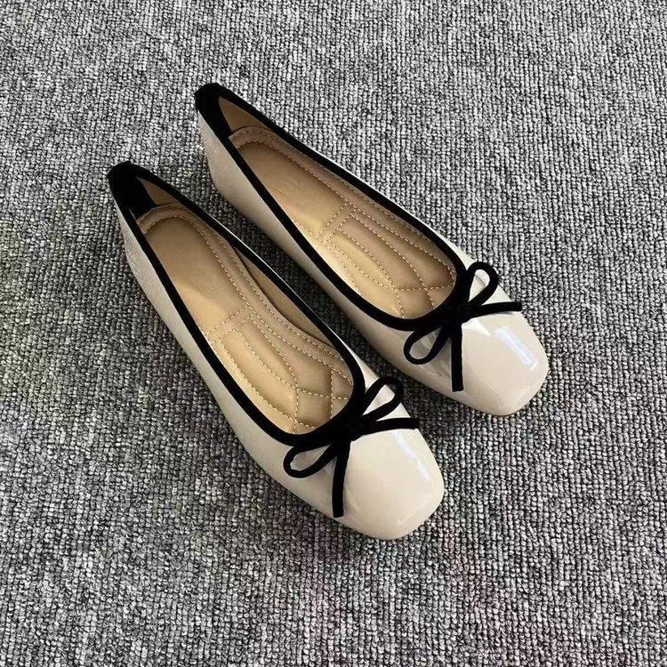 Soft Leather Shallow Mouth Single Shoes 2025 New Soft Sole Flat Bottom Square Head French Bow Red Women's Shoes Evening Grandma Shoes