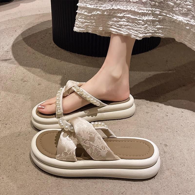 French pearl national style thick-soled cool slippers women's summer wear 2025 new Internet celebrity super fire with skirt beautiful sandals