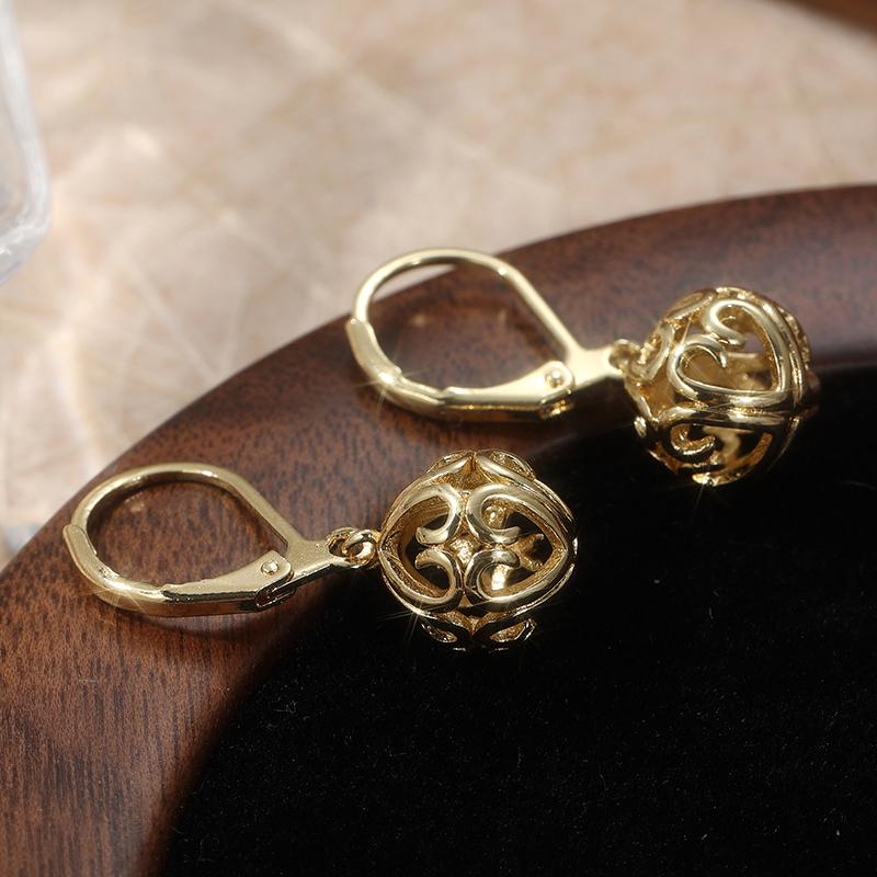 Exquisite Hand Carved Hollowed Ball Dangle Earrings for Women's Elegant Pendant Banquet Jewelry Accessories Crafts Gifts