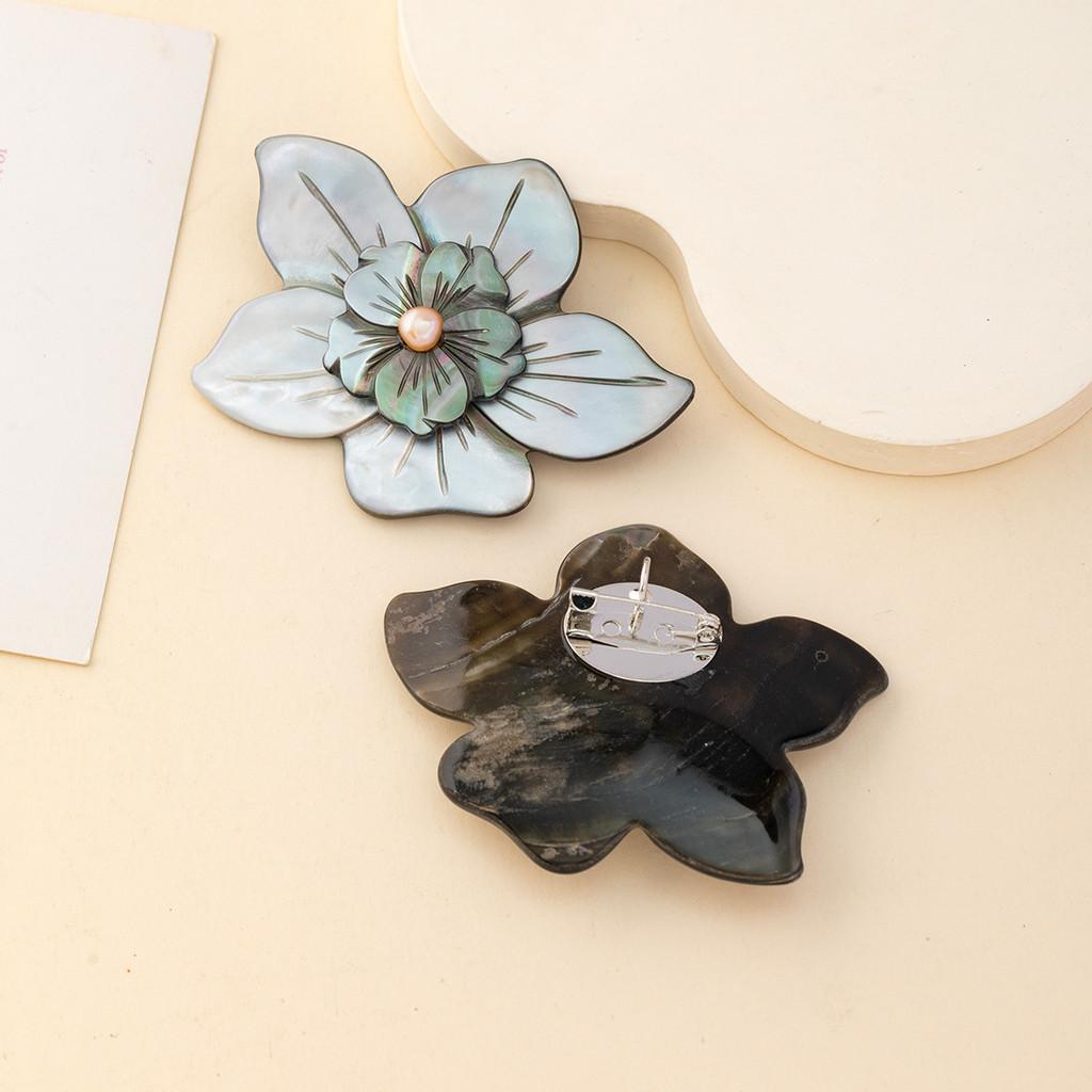 Handmade Shell Brooch Pendant With Dual Layer Design For Fashion Accessories