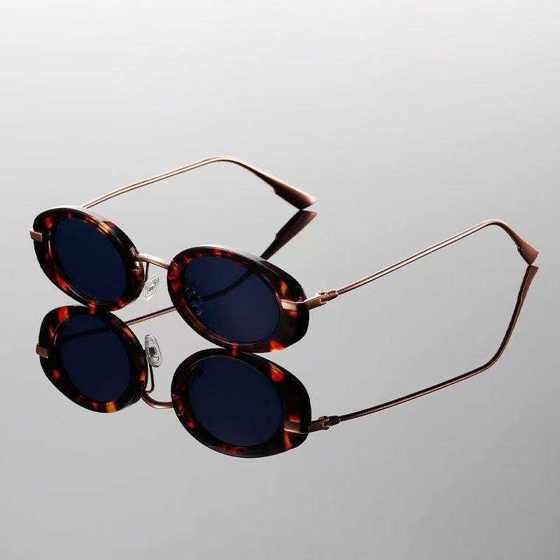 New Fashion Men Metal Small Frame Oval Sunglasses Vintage Women UV400 Sunscreen Eyeglasses High Definition Gafas De Sol