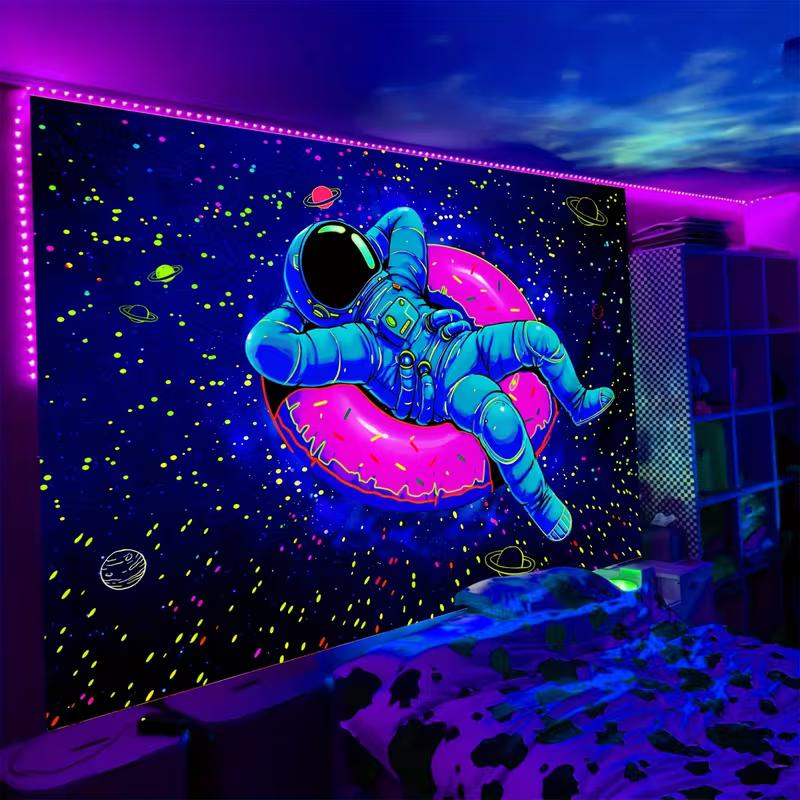 Tapisserie Astronaute Galaxie Trippy 2D, Tapisserie Fluorescente UV pour Chambre d'Étudiant