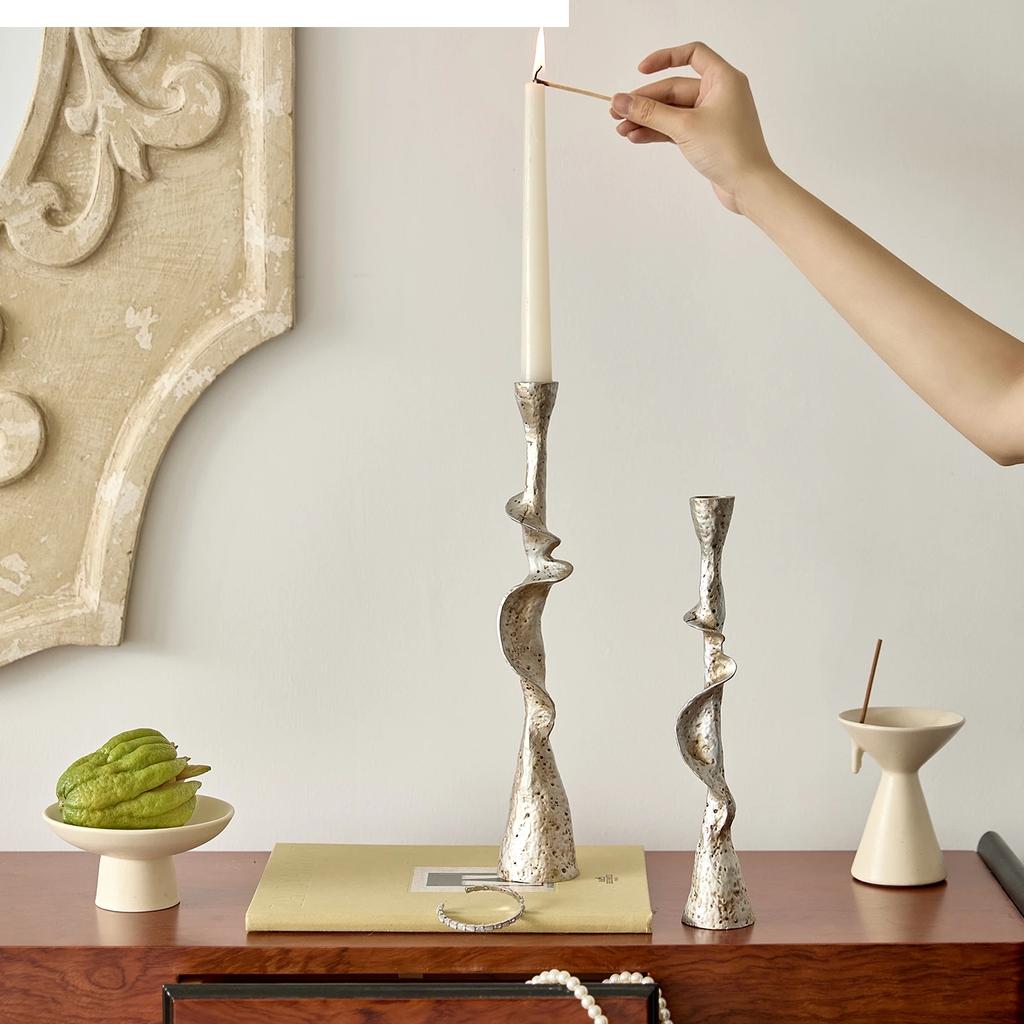 Resin Candlestick Irregularly Twisted and Aged Silver Candle Holder Creative Art Candlestick Wedding Centerpieces Decorations