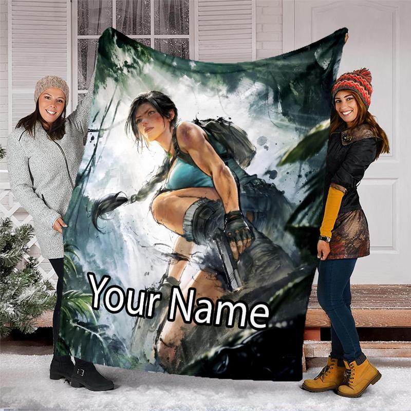 Pătură Imprimată Personalizată cu Nume - Tematică Tomb Raider - Perfectă pentru Canapea, Pat, Călătorii și Utilizare în Aer Liber | Lavabilă la Mașină, Confortabilă și Durabilă.